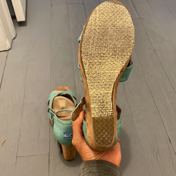 TOMS Aqua Shimmer Linen Espadrilles - Picture 4 of 6